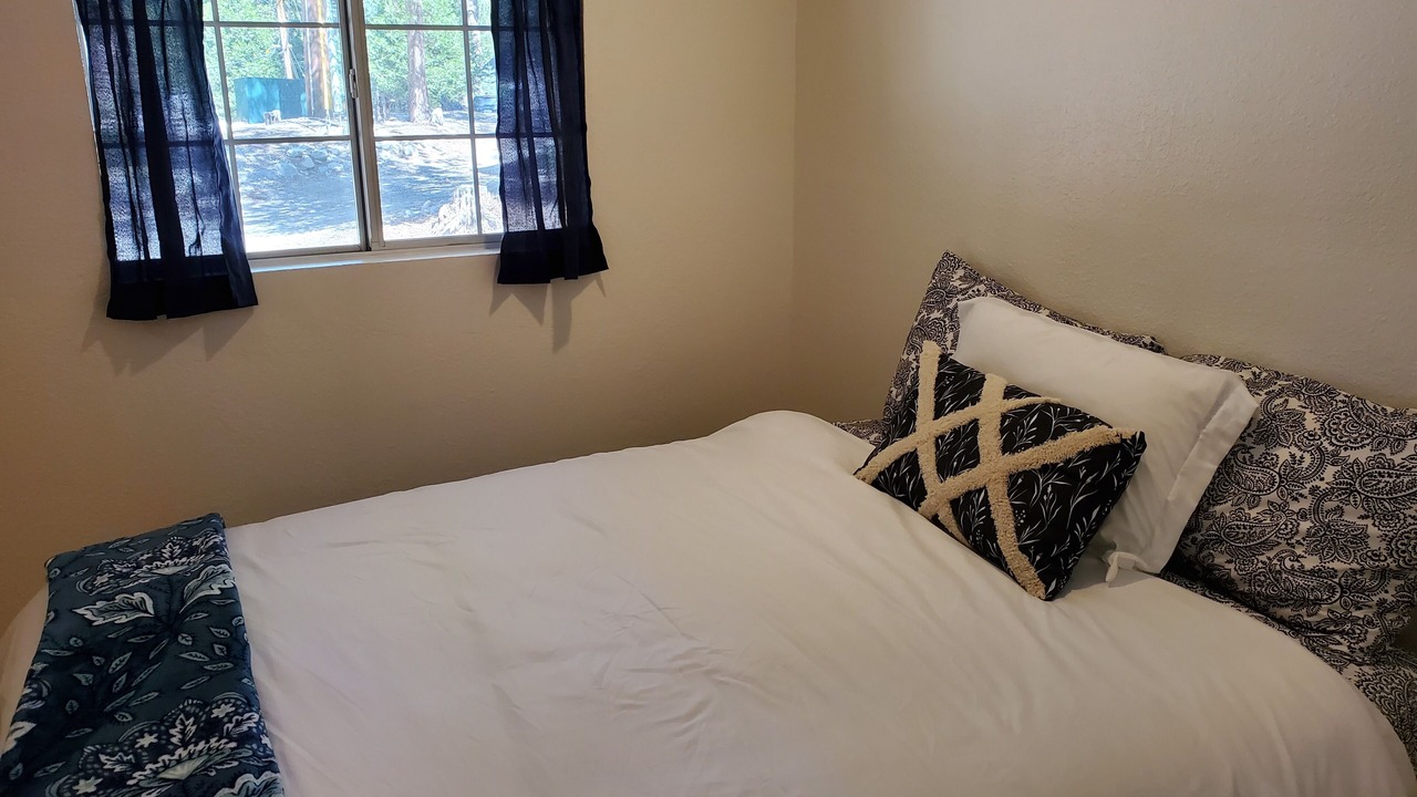 Photo of Bedroom in Twin Peaks