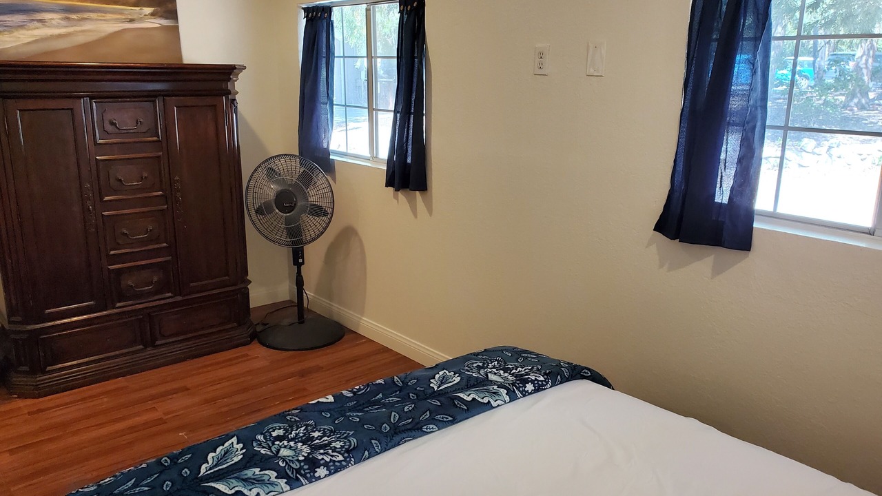 Photo of Bedroom in Twin Peaks