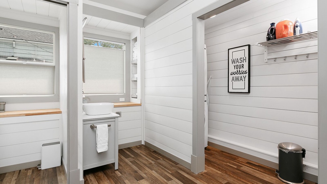 Photo of Bathroom in Veterans Park