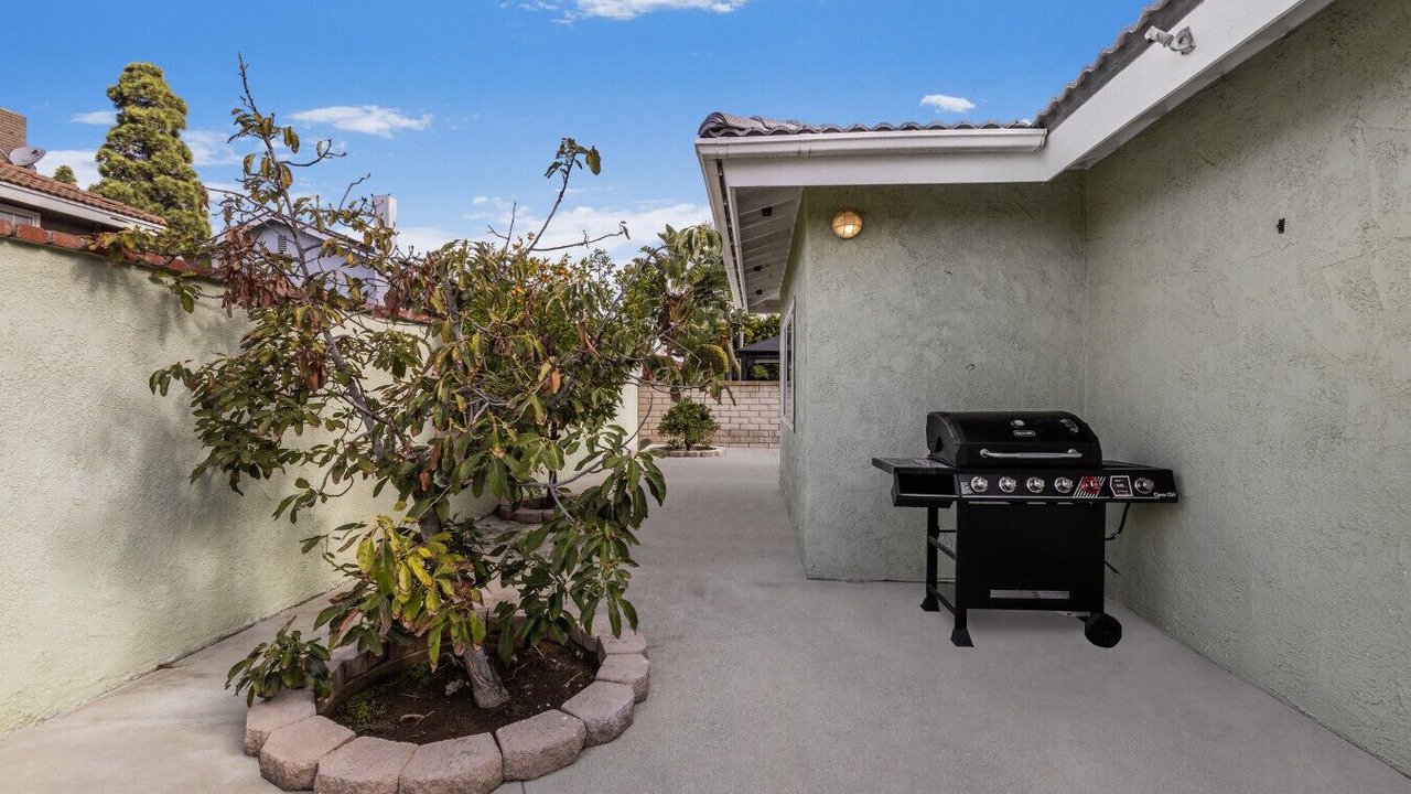 Photo of Patio Balcony in Orange