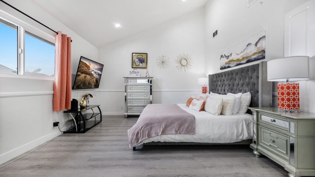 Photo of Bedroom in Orange