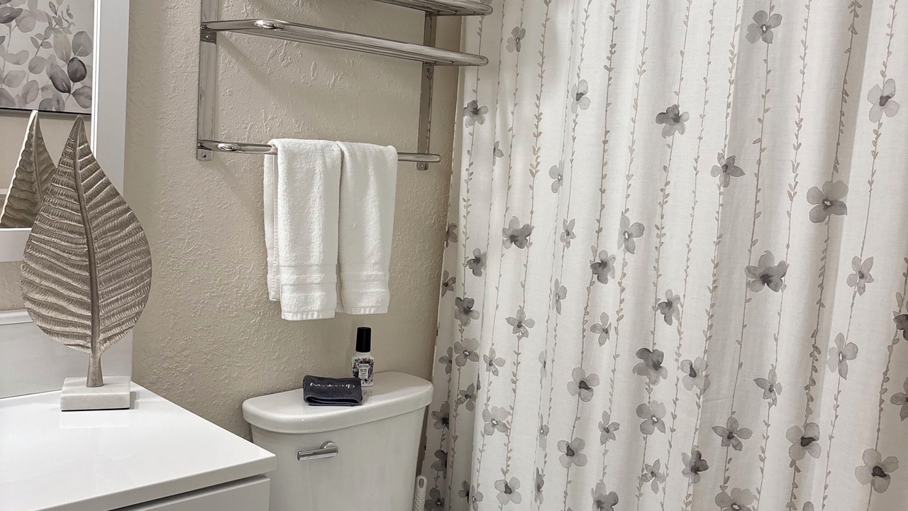 Photo of Bathroom in Indian Beach Sapphire Shores