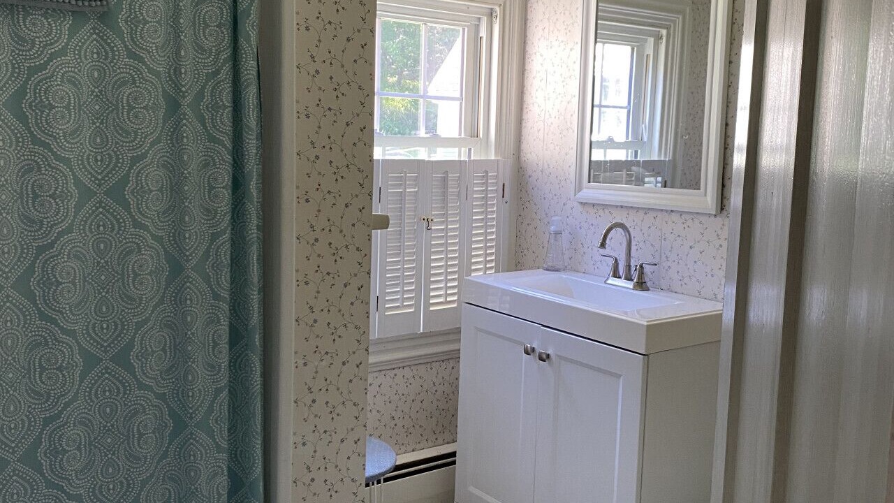 Photo of Bathroom in Vinalhaven