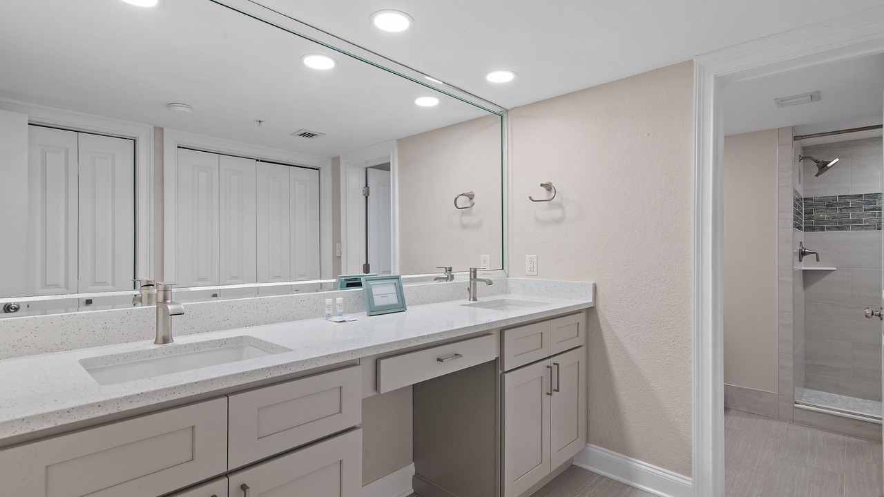 Photo of Bathroom in Holiday Isle