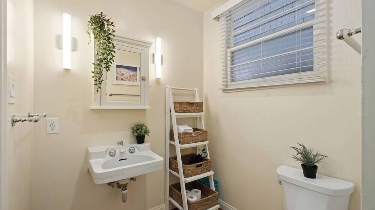 Photo of Bathroom in Balboa Island