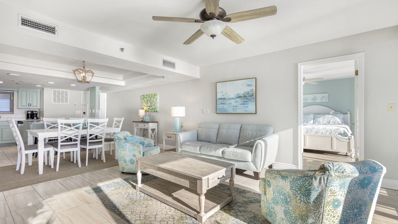 Photo of Livingroom in Biltmore Beach