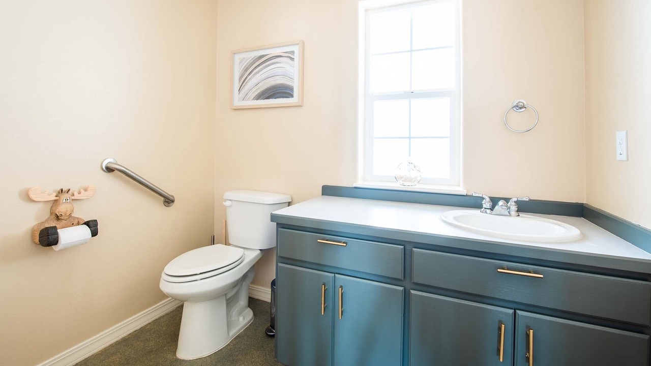Photo of Bathroom in Garden City
