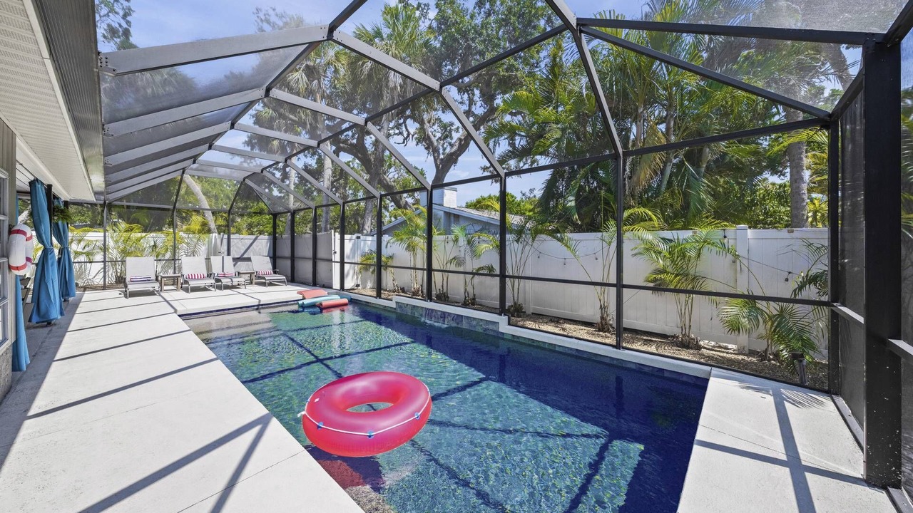 Photo of Outdoor in Gulf Gate Estates