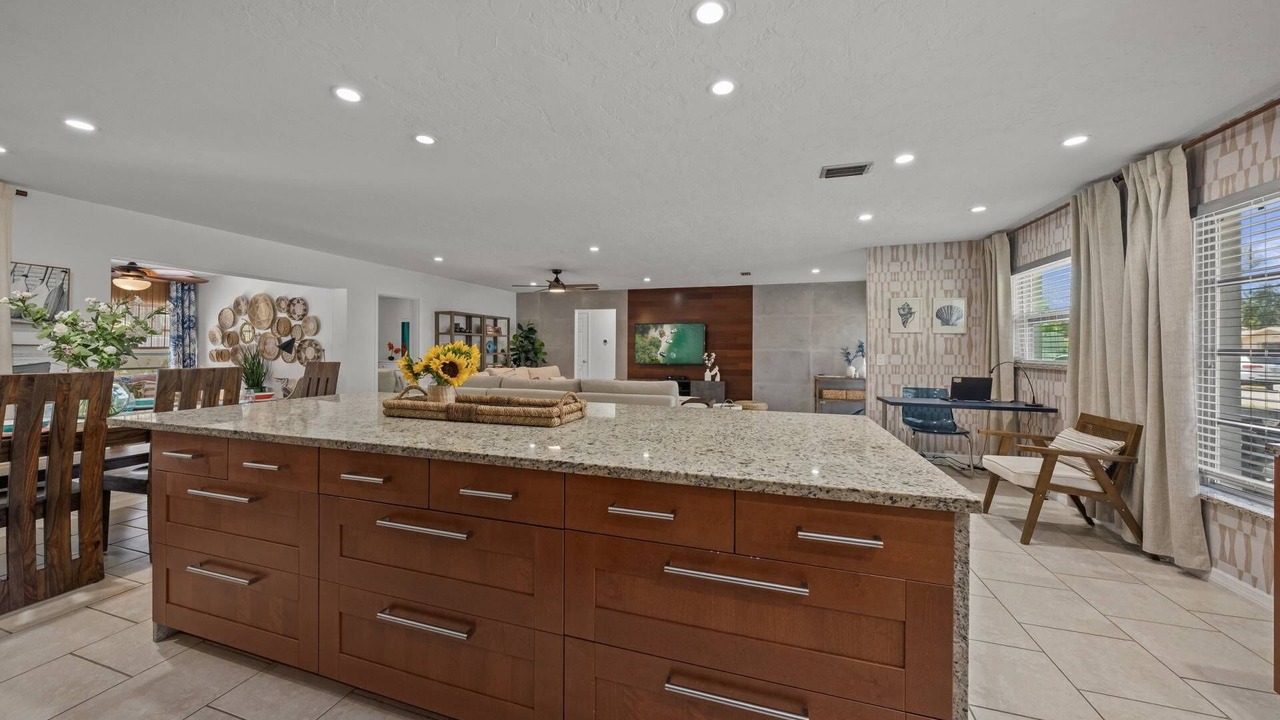 Photo of Others in Gulf Gate Estates
