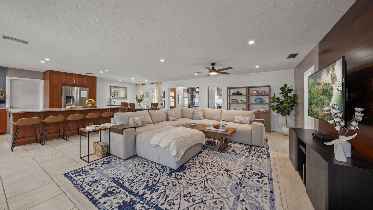 Photo of Bedroom in Gulf Gate Estates