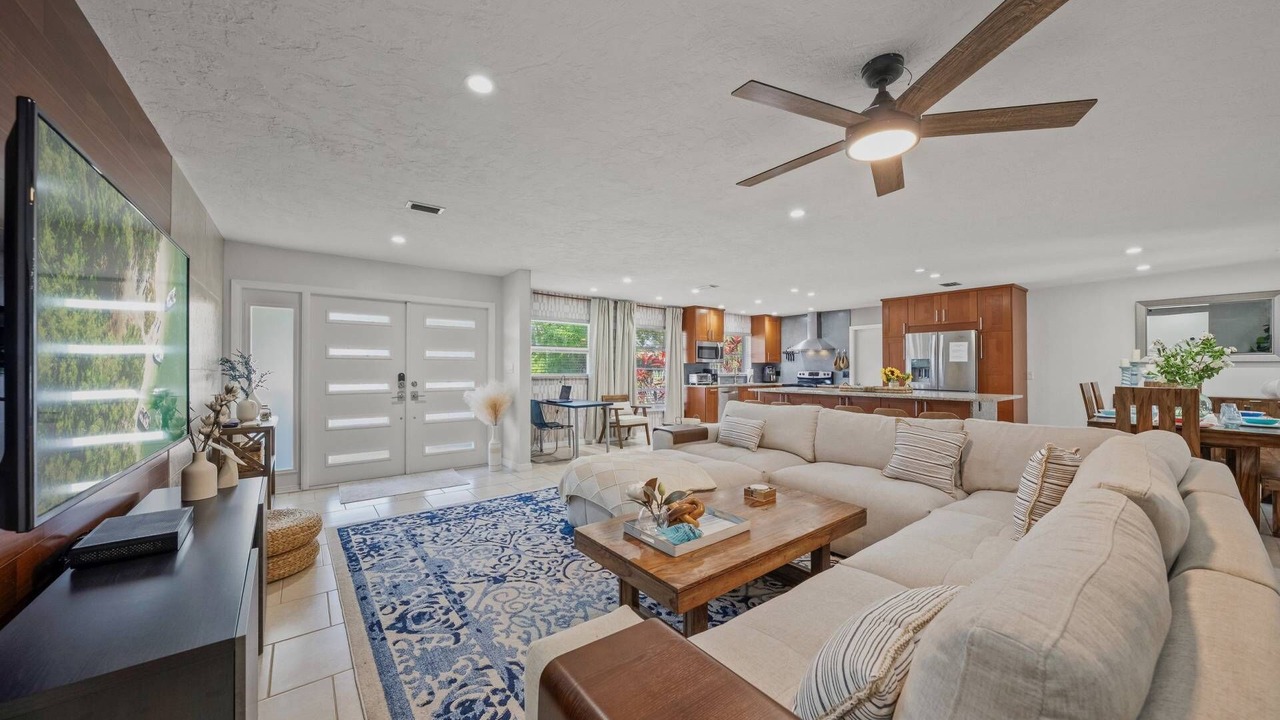 Photo of Bedroom in Gulf Gate Estates