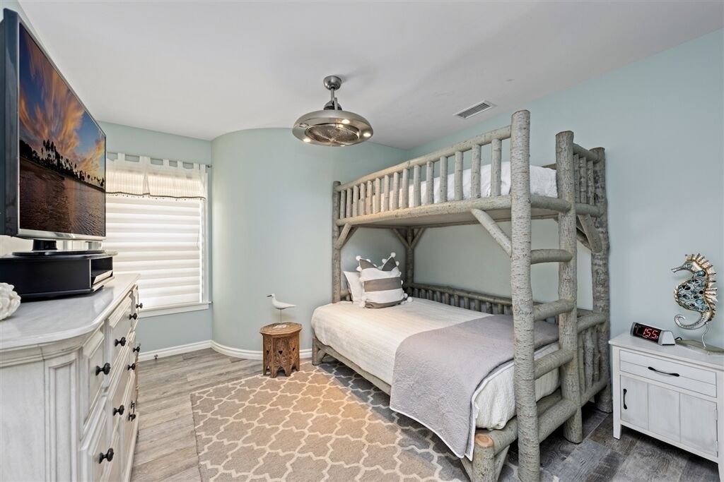 Photo of Bedroom in Central Mission Beach