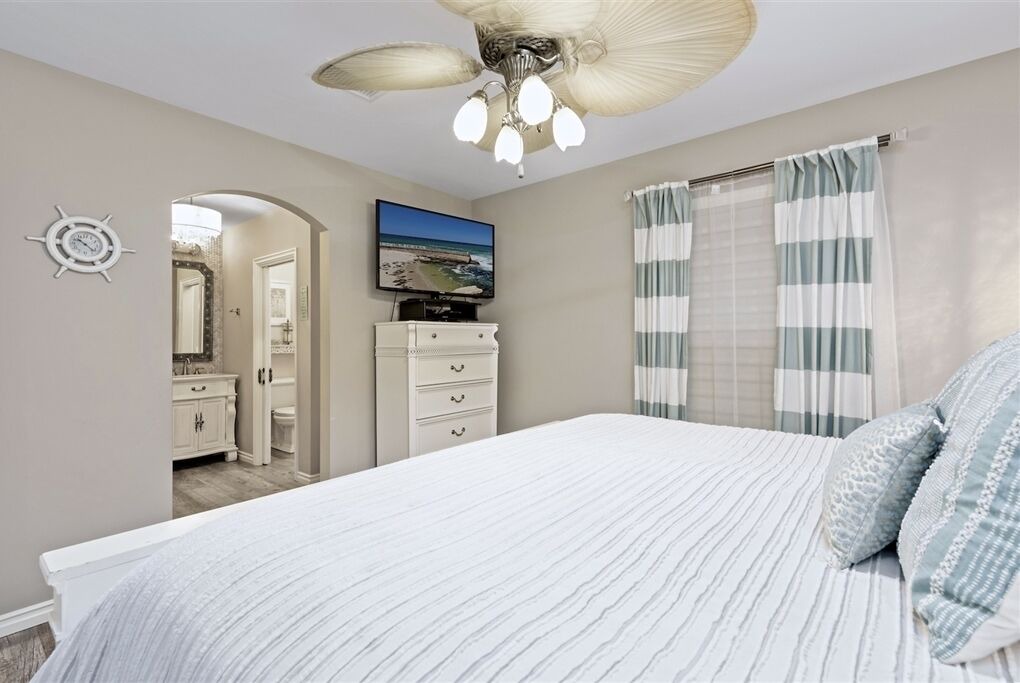 Photo of Bedroom in Central Mission Beach
