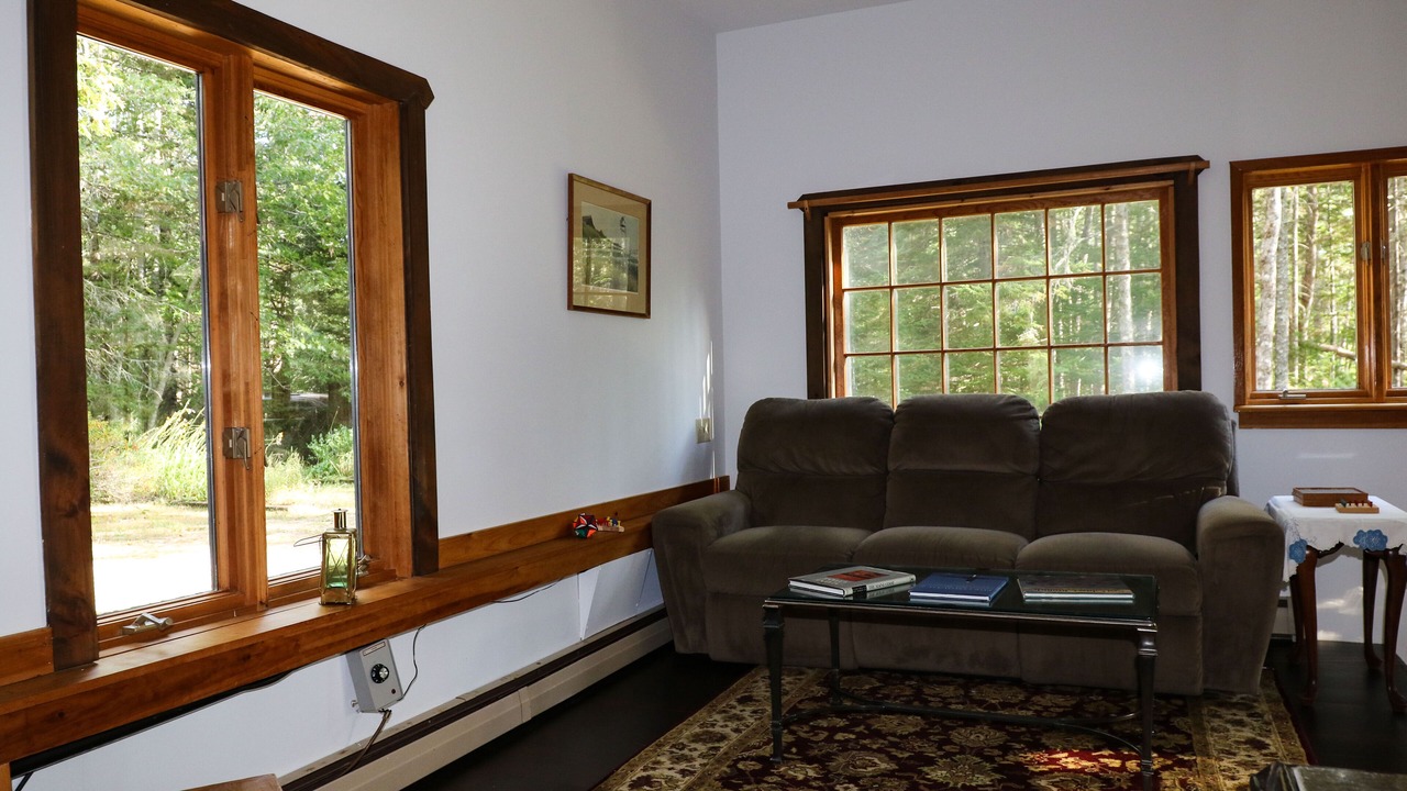 Photo of Livingroom in Surry