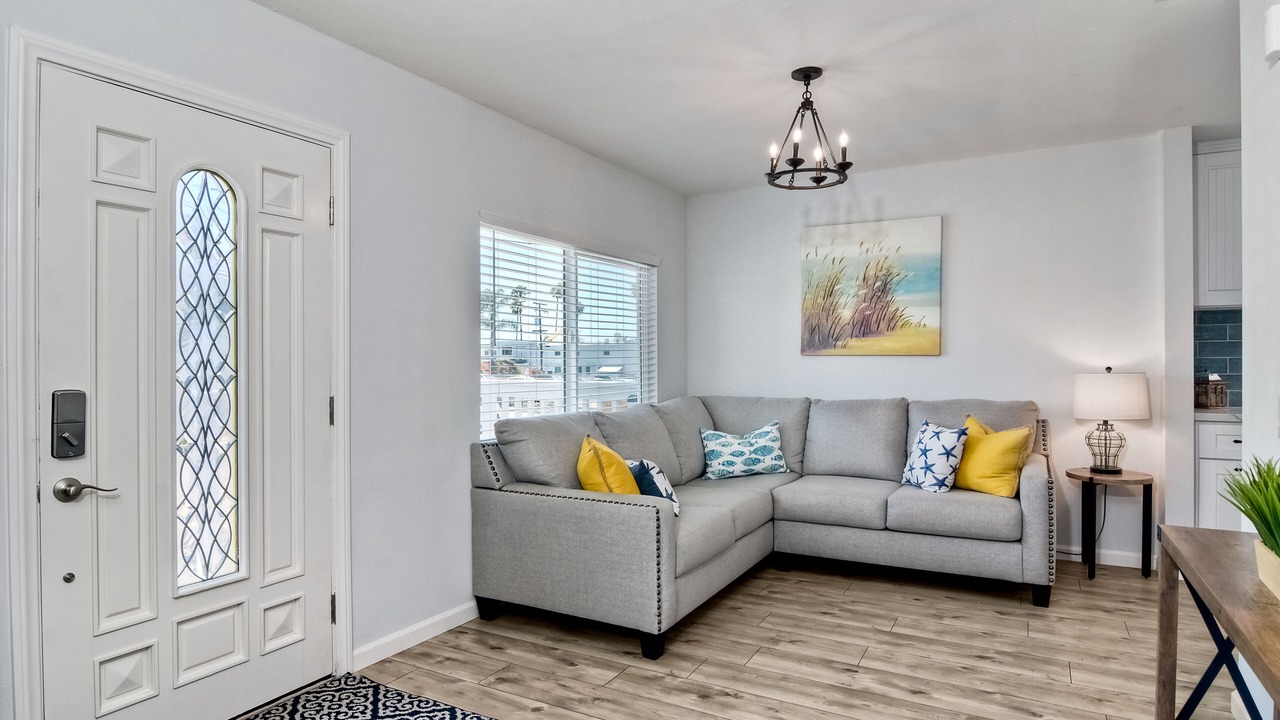 Photo of Livingroom in Townsite