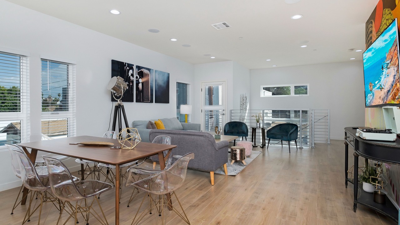 Photo of Livingroom in Hollywood