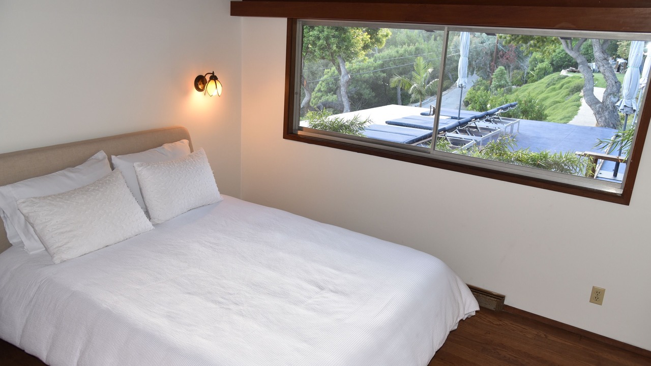 Photo of Bedroom in Eastern Malibu