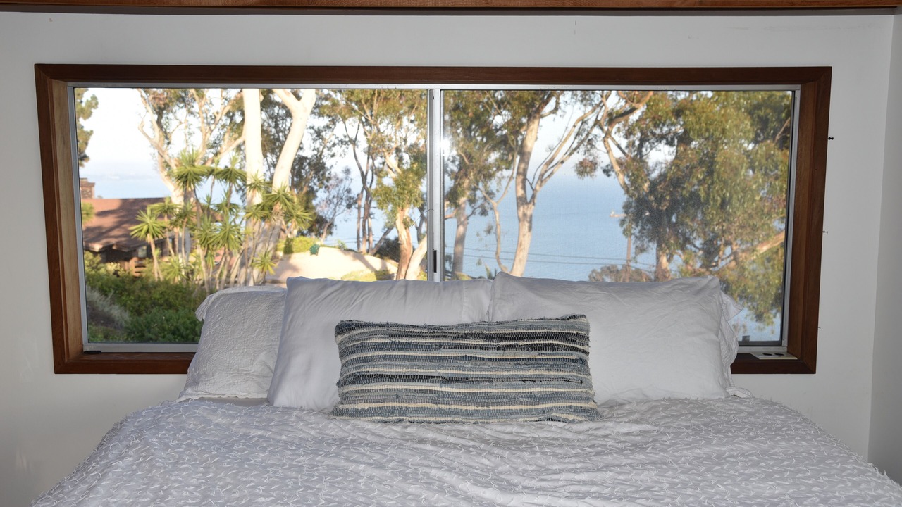 Photo of Bedroom in Eastern Malibu