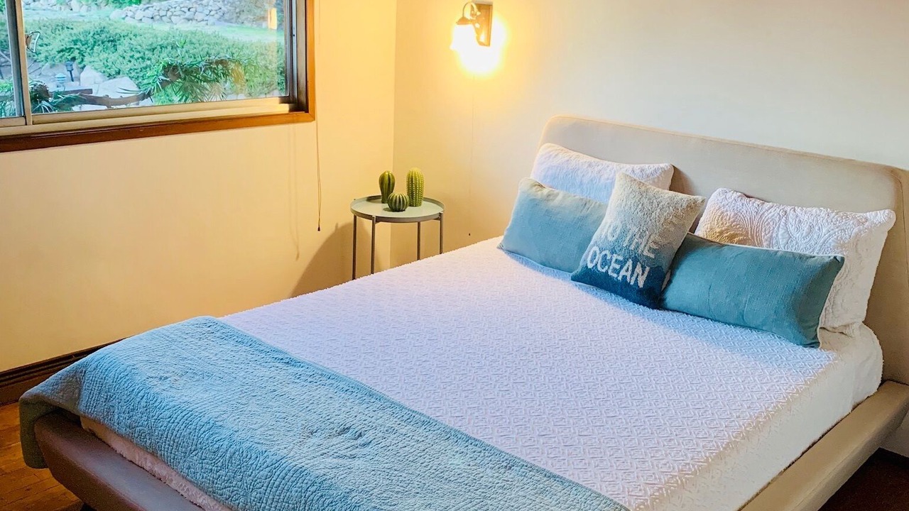 Photo of Bedroom in Eastern Malibu