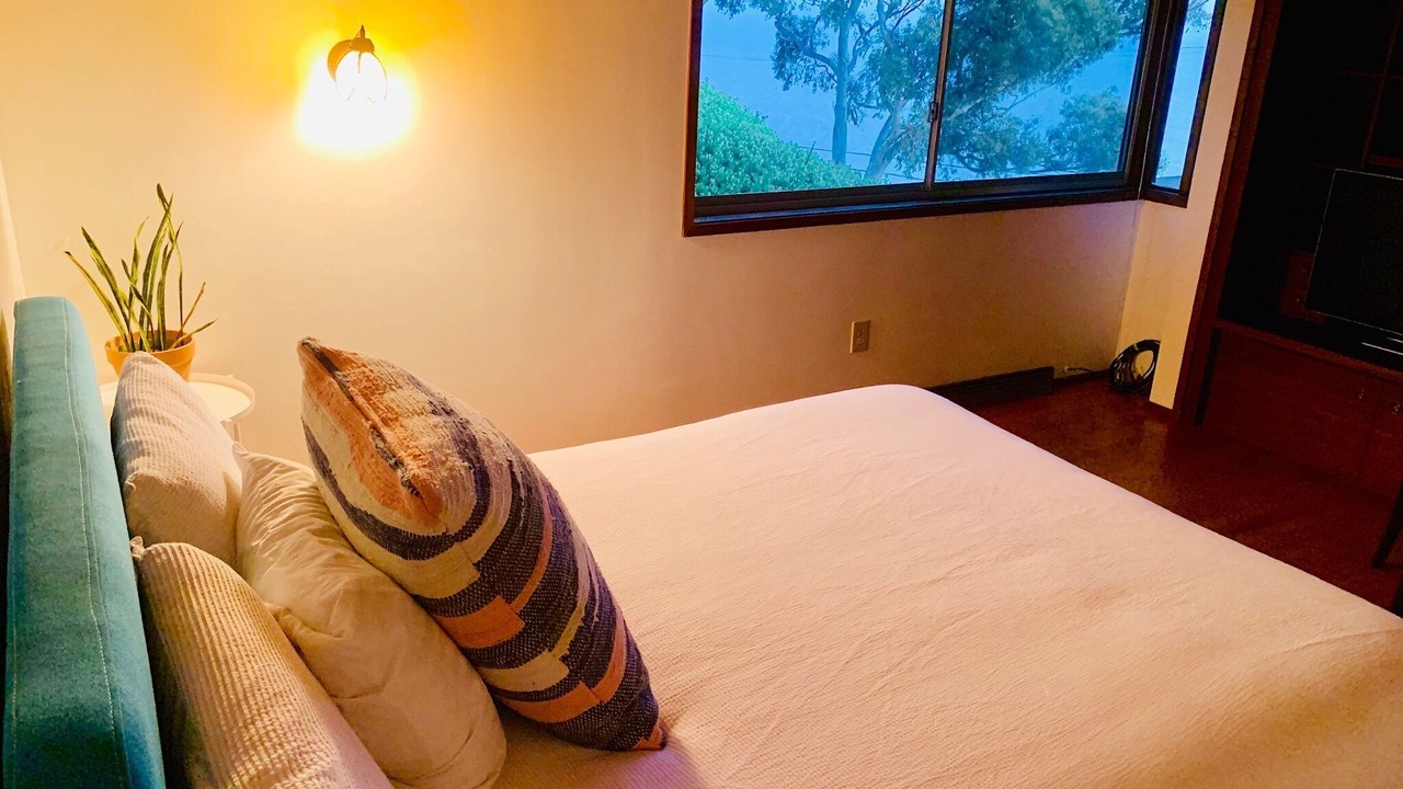 Photo of Bedroom in Eastern Malibu