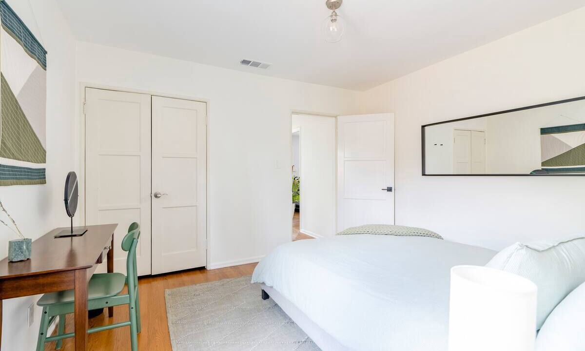 Photo of Bedroom in North Hollywood