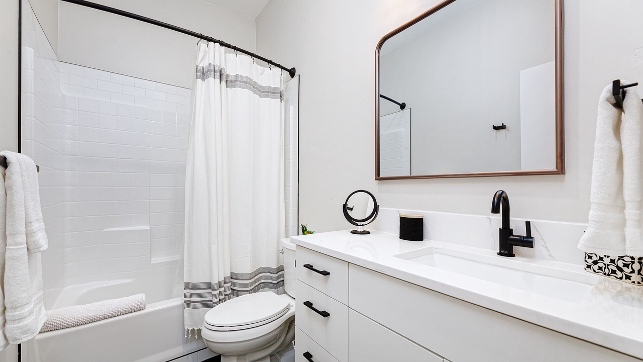 Photo of Bathroom in Veterans Park