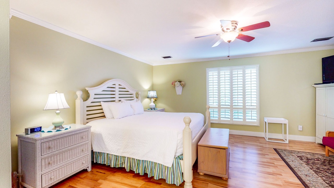 Photo of Bedroom in Miramar Beach