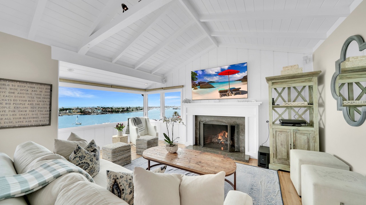 Photo of Livingroom in Corona del Mar