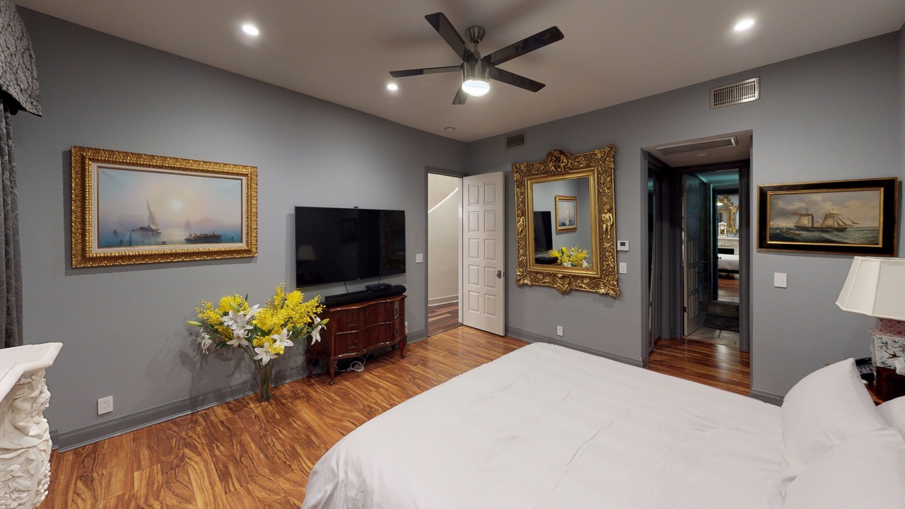 Photo of Bedroom in Beverly Glen