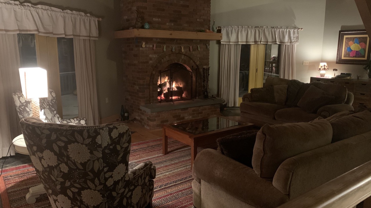 Photo of Livingroom in Mac Mahan