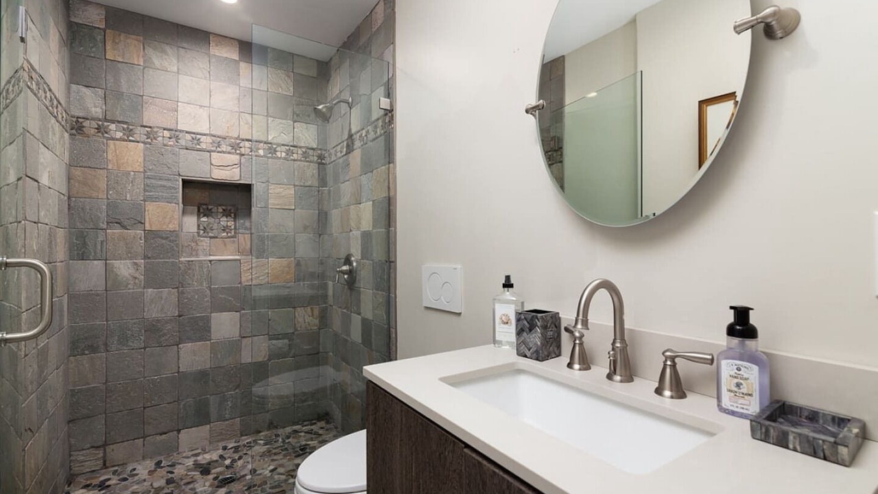 Photo of Bathroom in Arrowhead Villas
