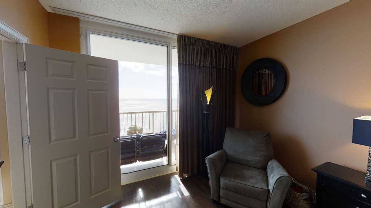 Photo of Livingroom in Long Beach