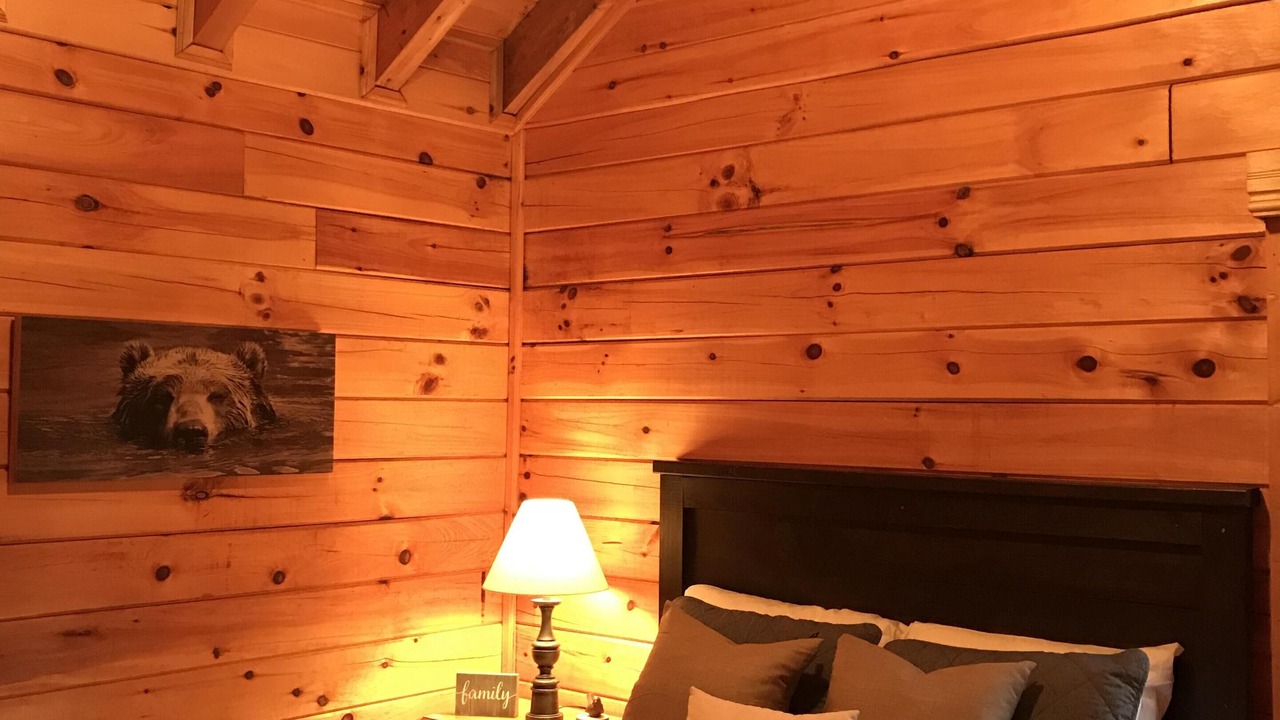 Photo of Bedroom in Cherry Log