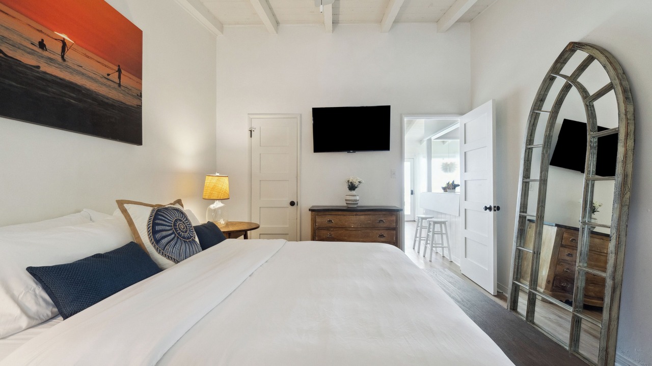 Photo of Bedroom in Eastern Malibu
