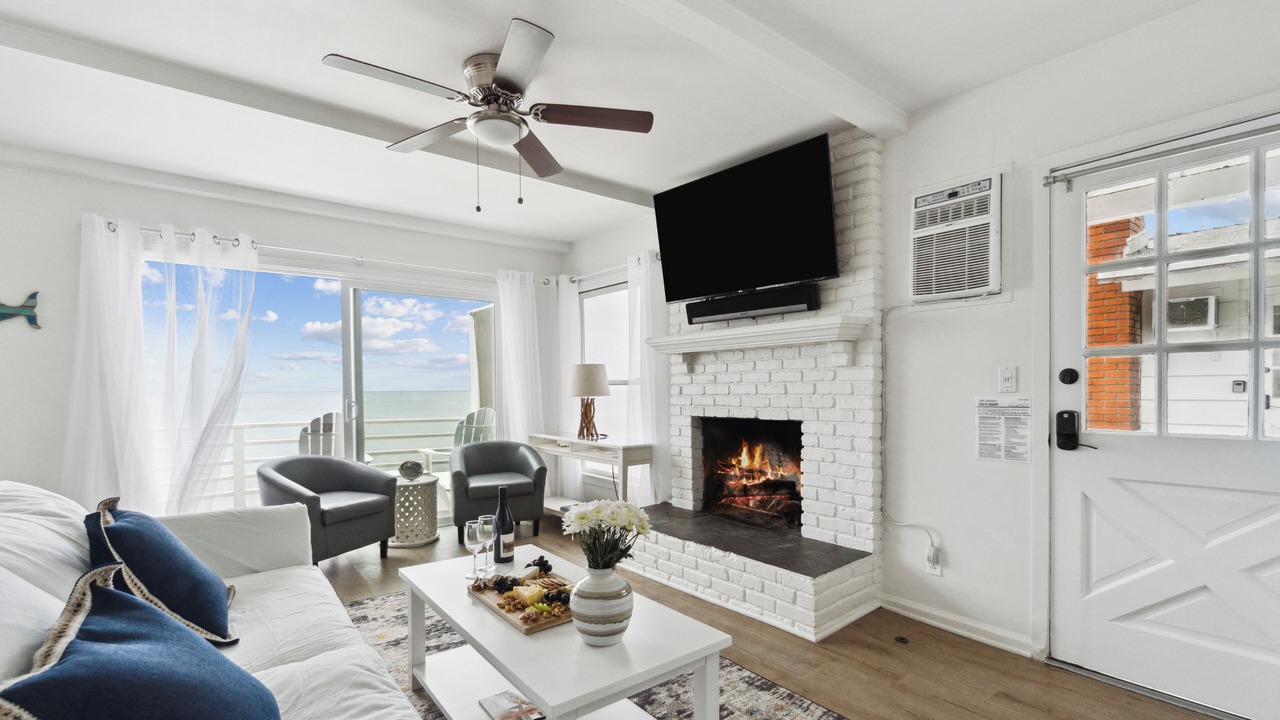 Photo of Livingroom in Eastern Malibu
