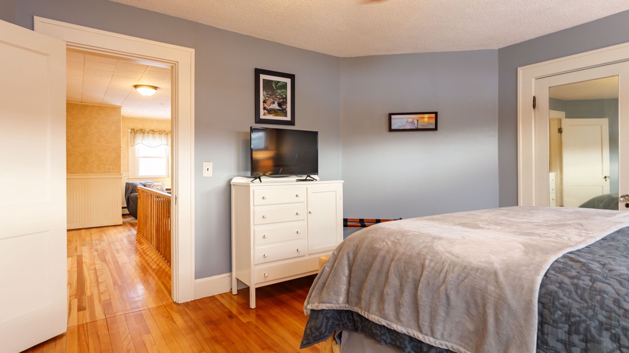 Photo of Bedroom in Upper Village