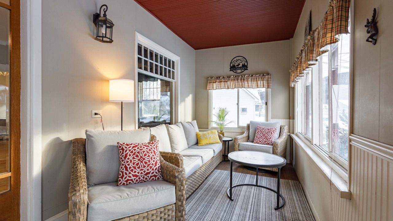 Photo of Livingroom in Upper Village