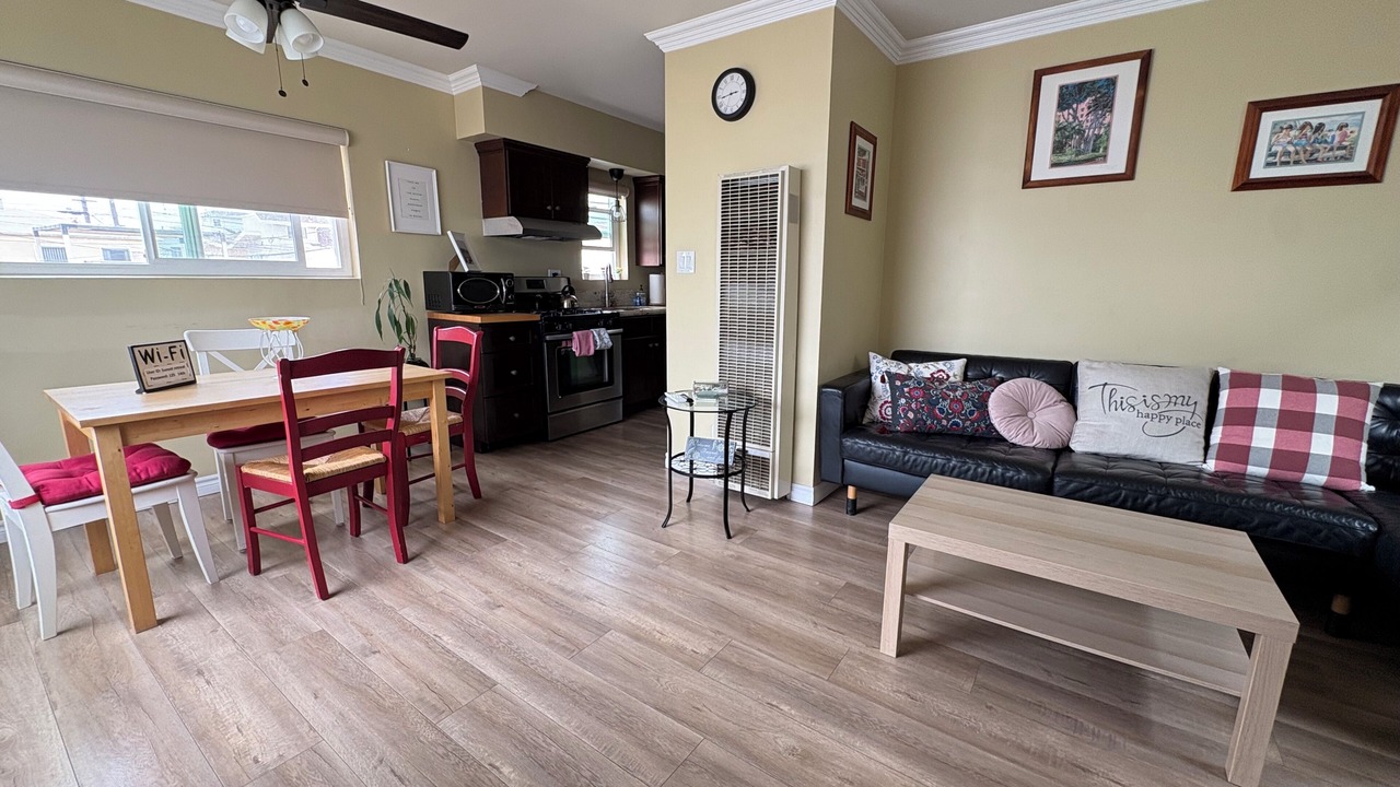 Photo of Livingroom in Old Towne
