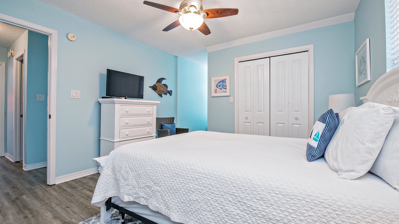Photo of Bedroom in Gulf Shores