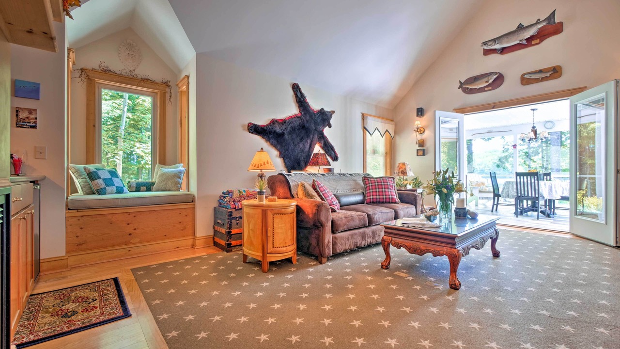 Photo of Livingroom in Great Pond
