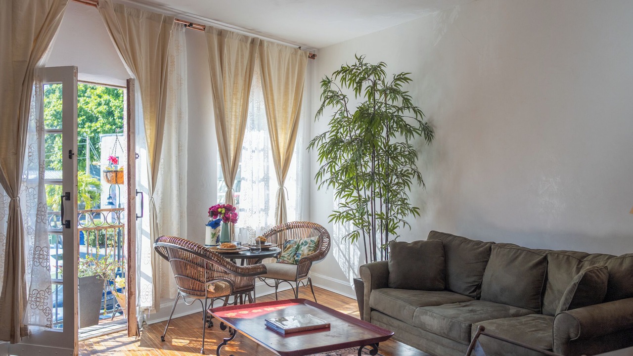 Photo of Livingroom in Burns Square