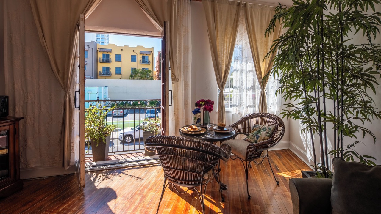 Photo of Livingroom in Burns Square
