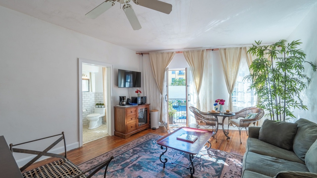 Photo of Livingroom in Burns Square