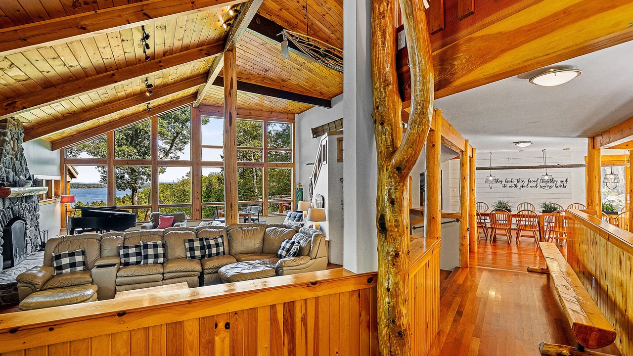 Photo of Bedroom in Northport