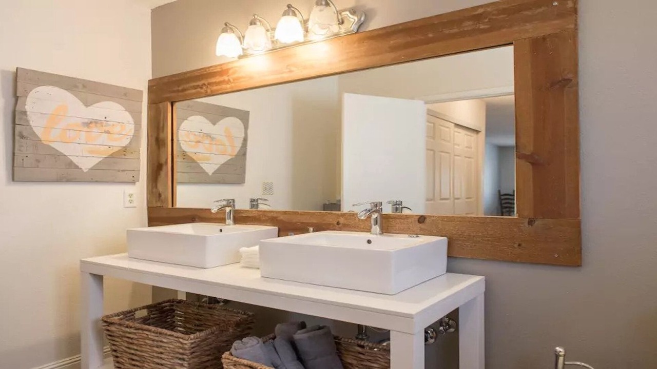 Photo of Bathroom in Summerlin