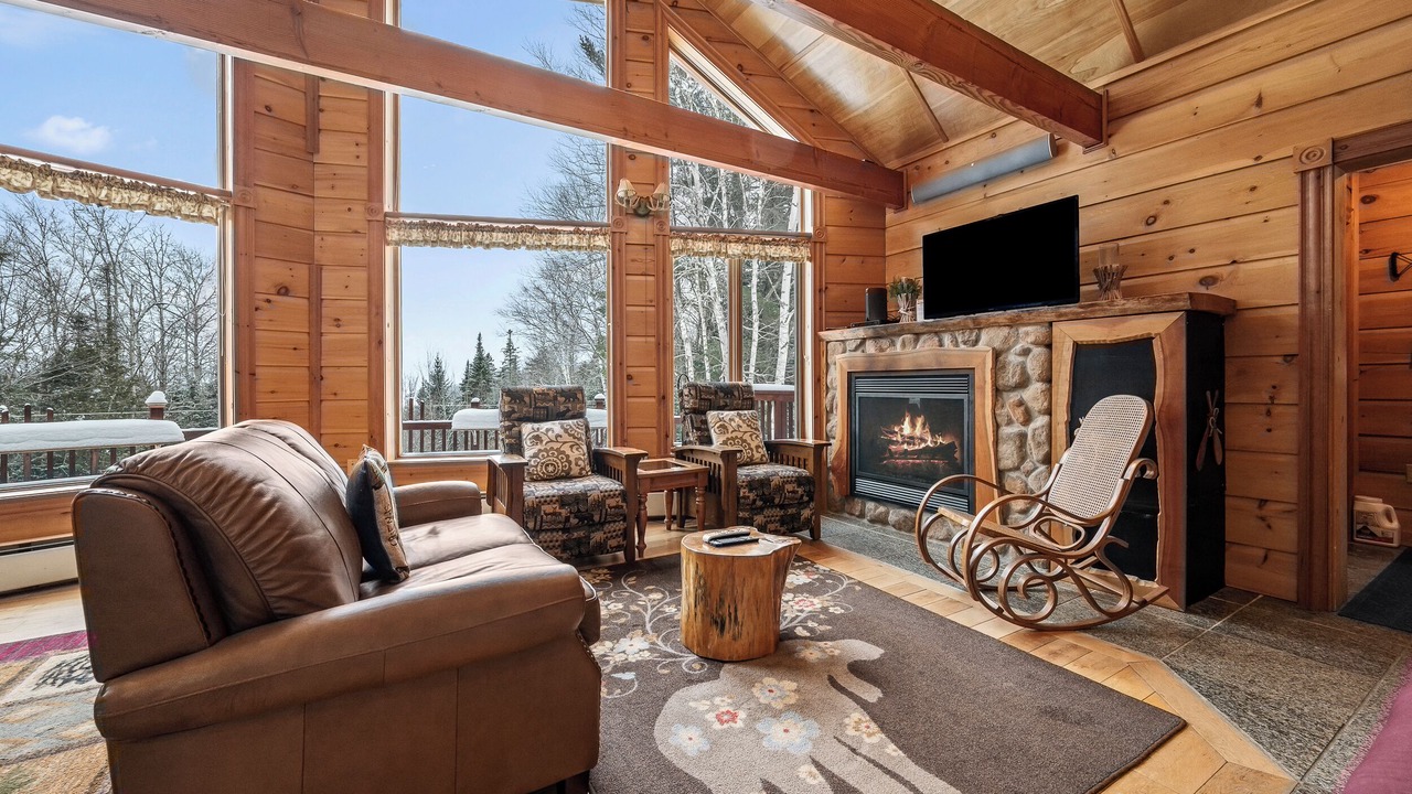 Photo of Livingroom in Sandy River