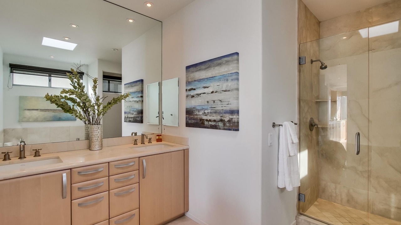 Photo of Bathroom in Central Mission Beach