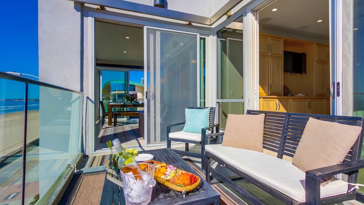Photo of Patio Balcony in Central Mission Beach