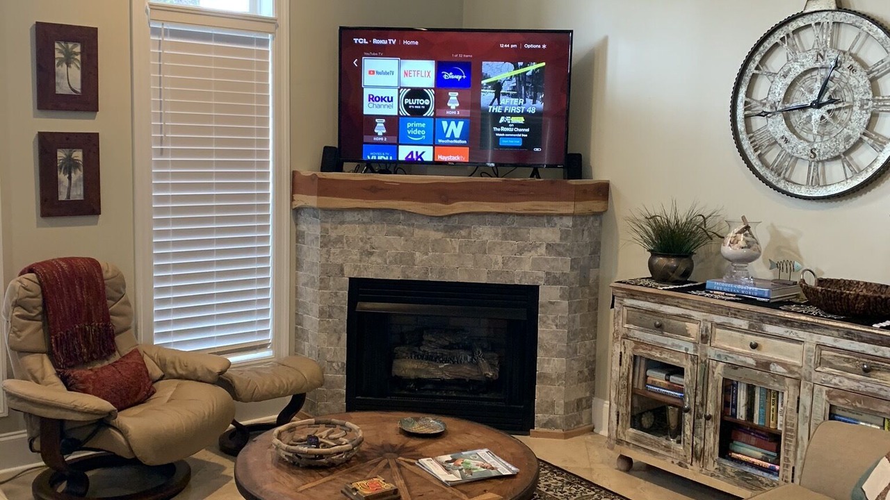 Photo of Livingroom in Biltmore Beach