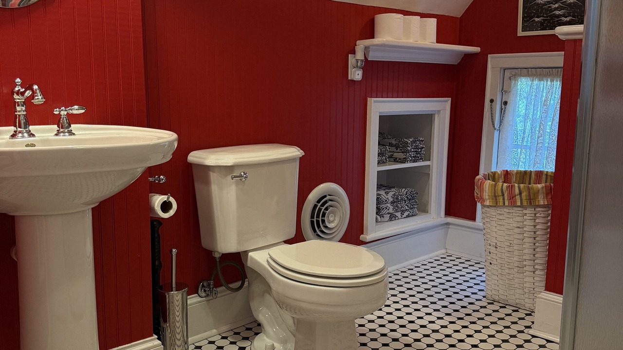 Photo of Bathroom in Harpers Ferry